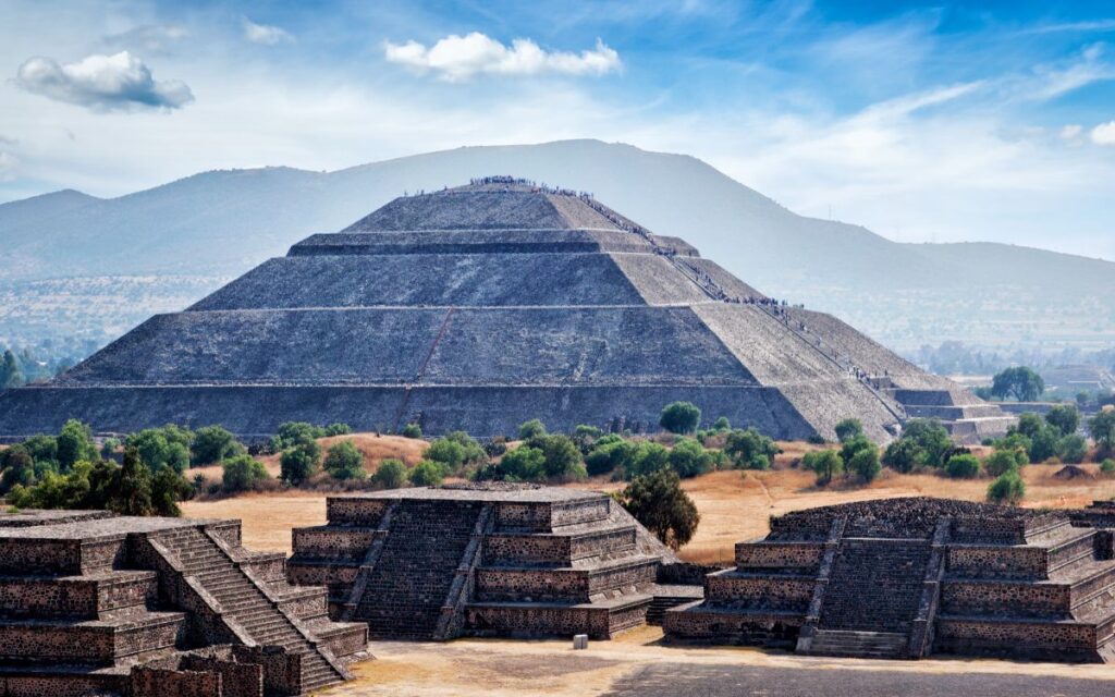 Teotihuacani Päikese ja Kuu püramiidid (Mehhiko)