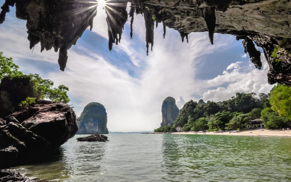 Krabi koopad, Tai